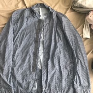 Lululemon windbreaker